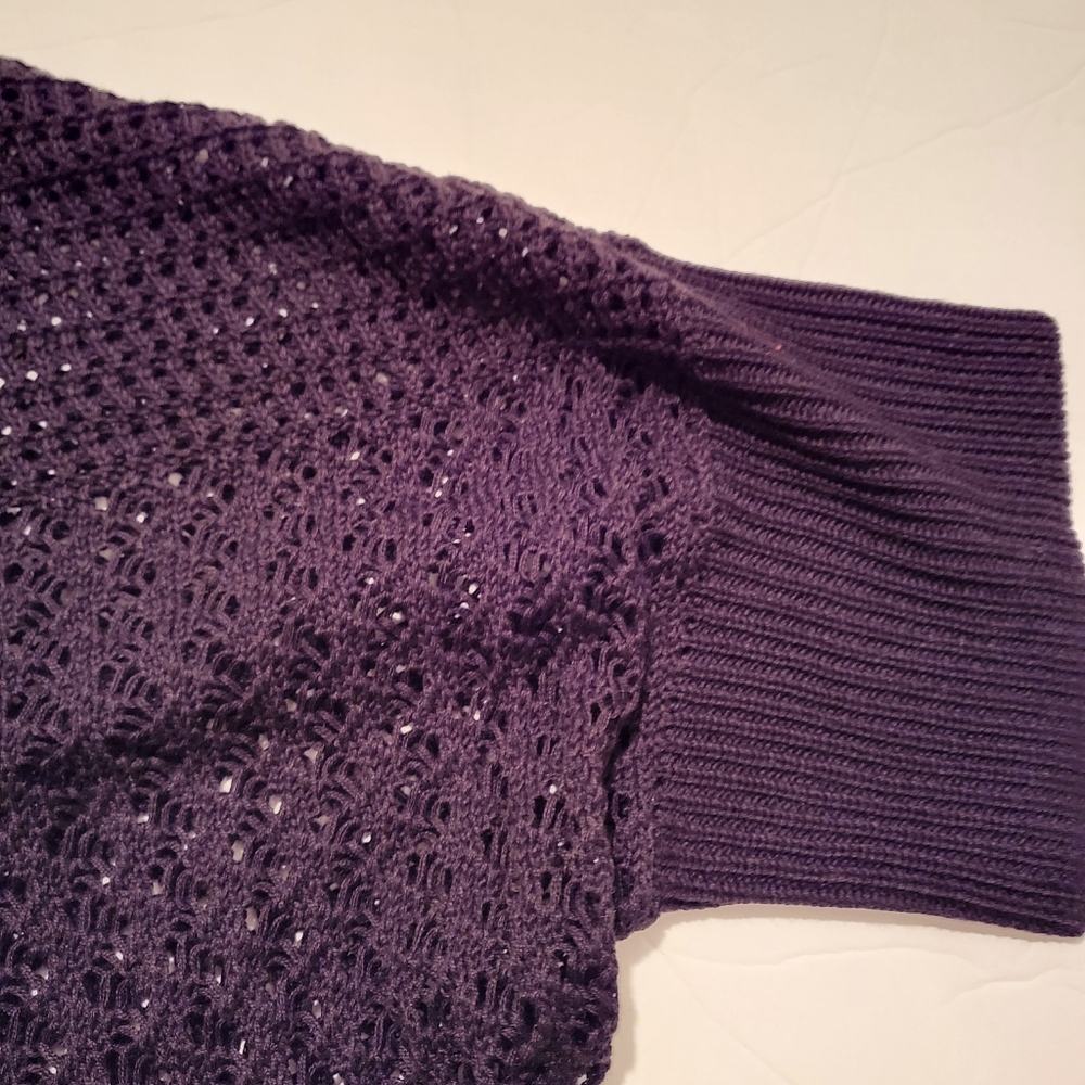 knit Top - Picture 4 of 6